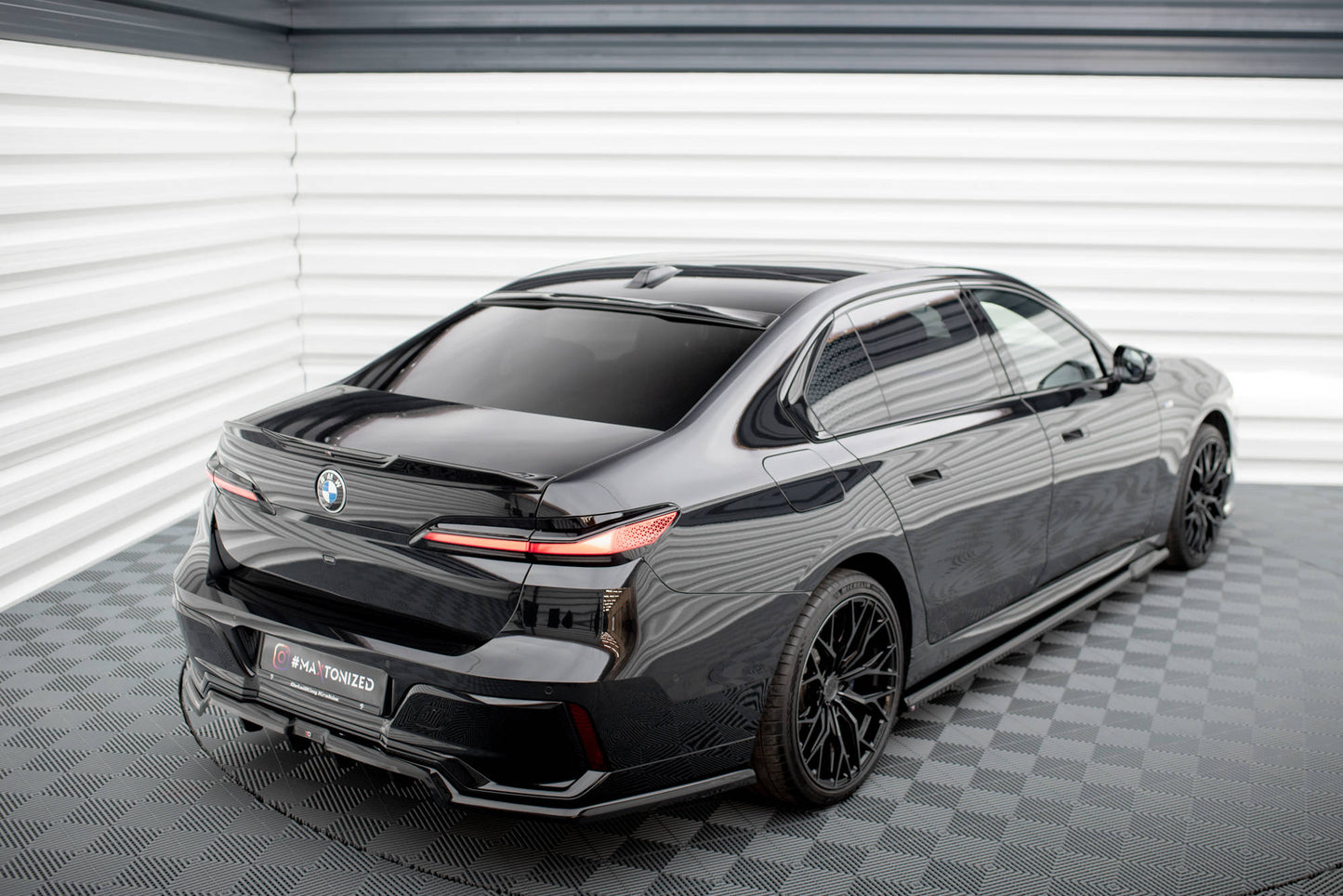 Maxton Heckscheiben Spoiler für BMW 7 M-Paket / M760e / i7 M-Paket / 7 Standard G70 schwarz Hochglanz