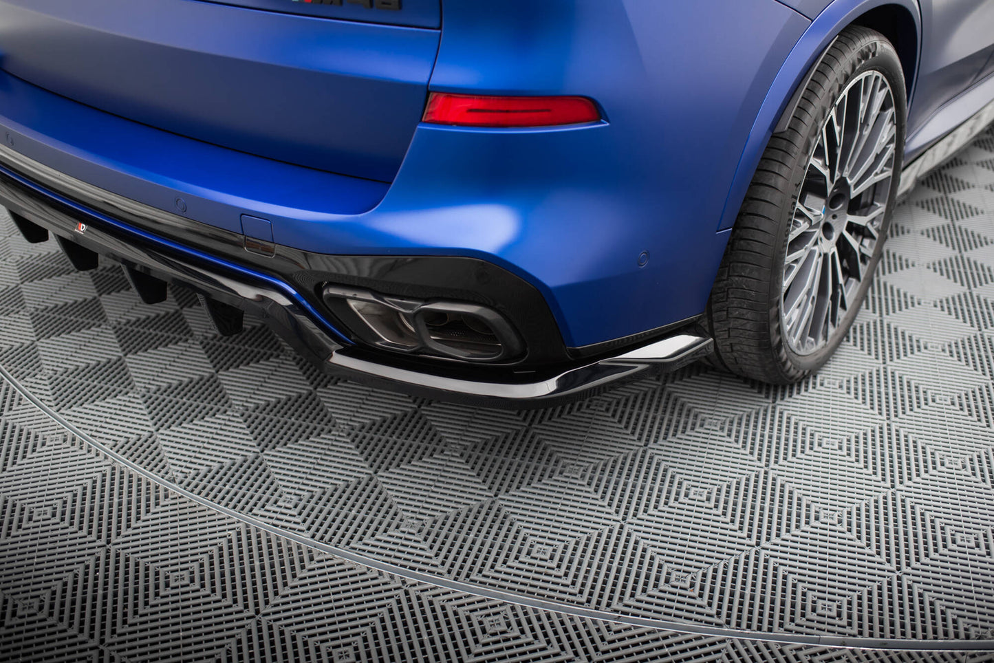 Maxton Mittlerer Diffusor Heck Ansatz DTM Look für V.1 BMW X5 M-Paket G05 Facelift schwarz Hochglanz