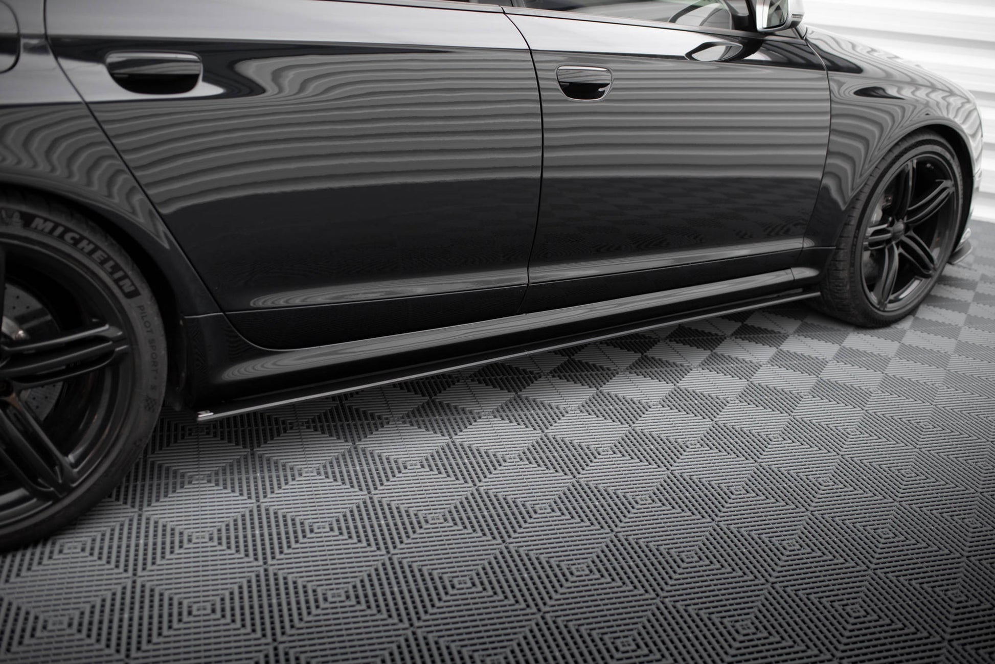 Maxton Street Pro Seitenschweller Ansatz für Audi RS6 Avant C6