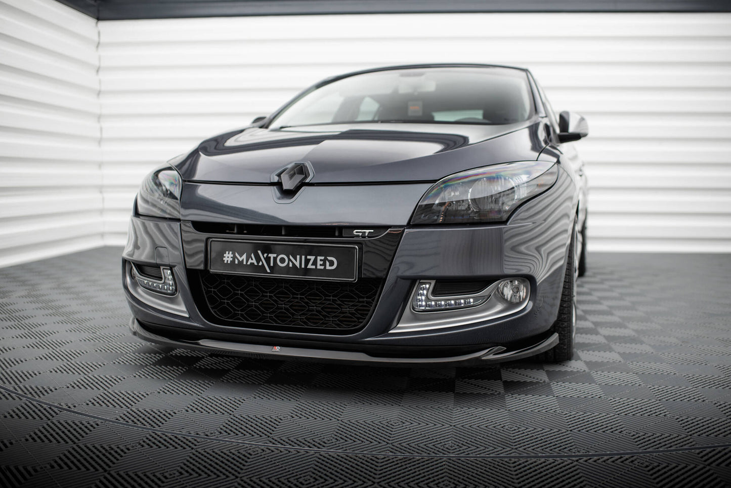 Maxton Front Ansatz V.2 für Renault Megane GT Mk3 Facelift schwarz Hochglanz