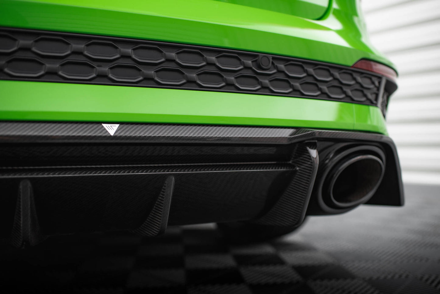 Maxton Carbon Fiber Diffusor Heck Ansatz für Audi RS3 8Y