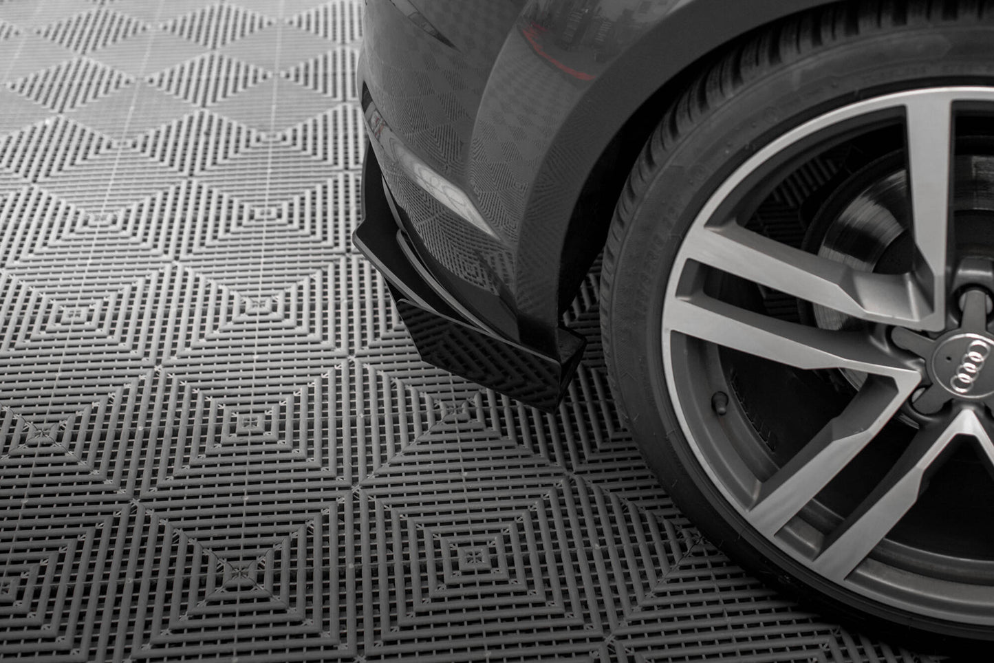 Maxton Street Pro Heck Ansatz Flaps Diffusor +Flaps für Audi TT S-Line 8S schwarz Hochglanz