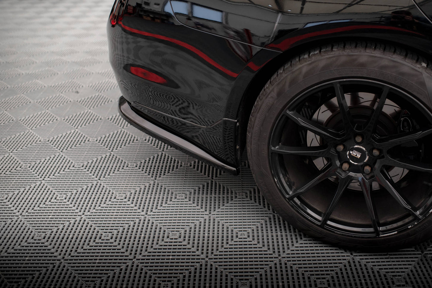 Maxton Heck Ansatz Flaps Diffusor V.1 für Infiniti Q50 S Mk1 schwarz Hochglanz
