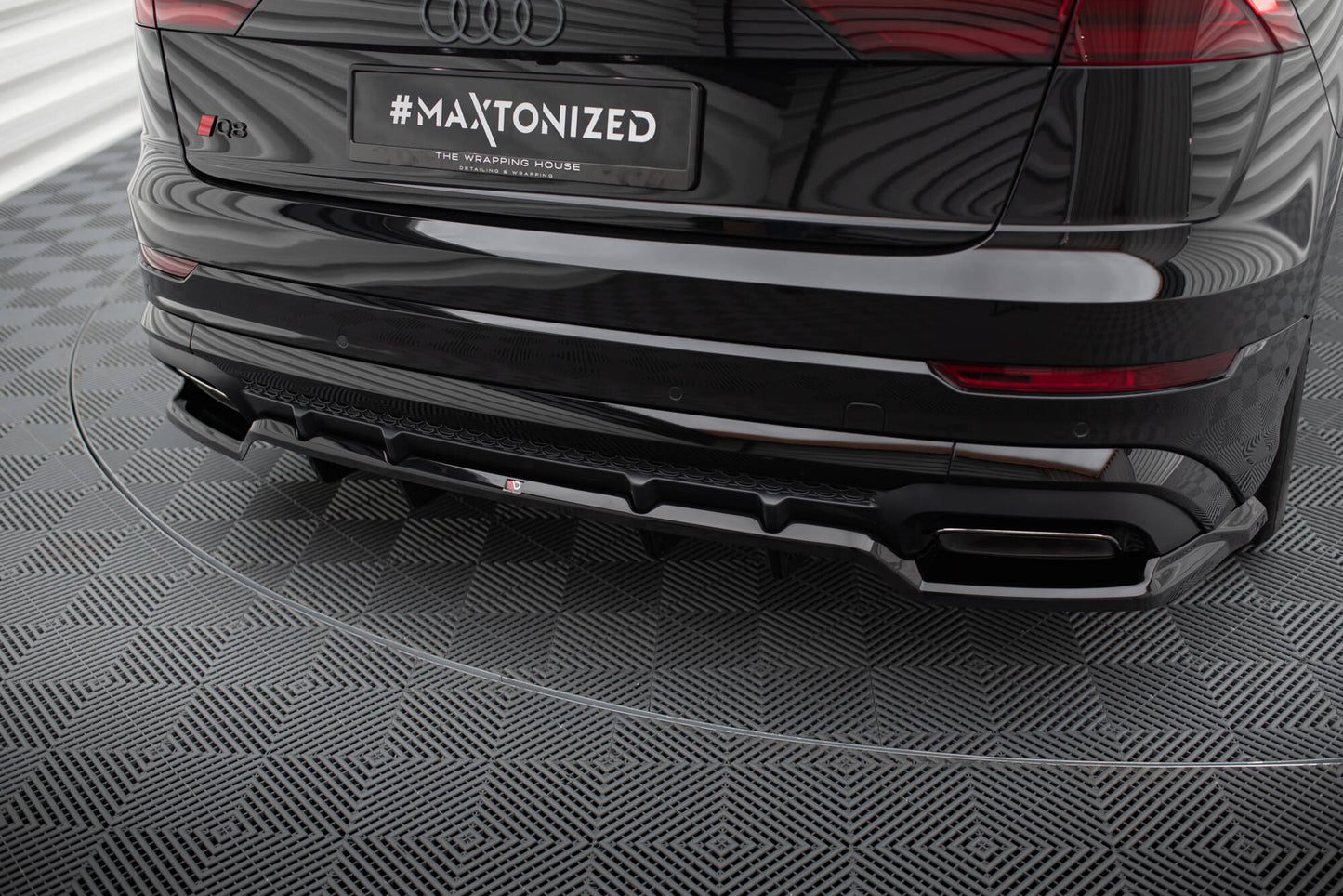 Maxton Mittlerer Diffusor Heck Ansatz DTM Look für Audi SQ8 / Q8 S-Line Mk1 Facelift schwarz Hochglanz