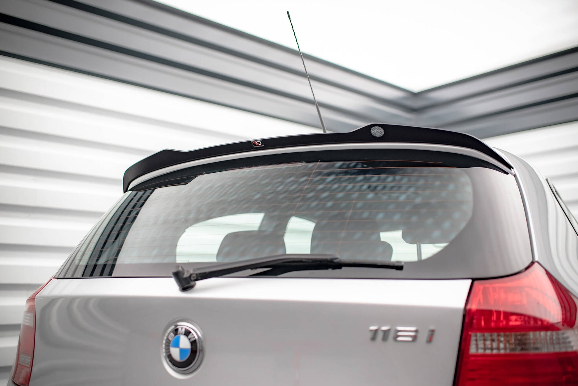 Maxton Spoiler CAP V.2 für BMW 1er E81 Facelift schwarz Hochglanz