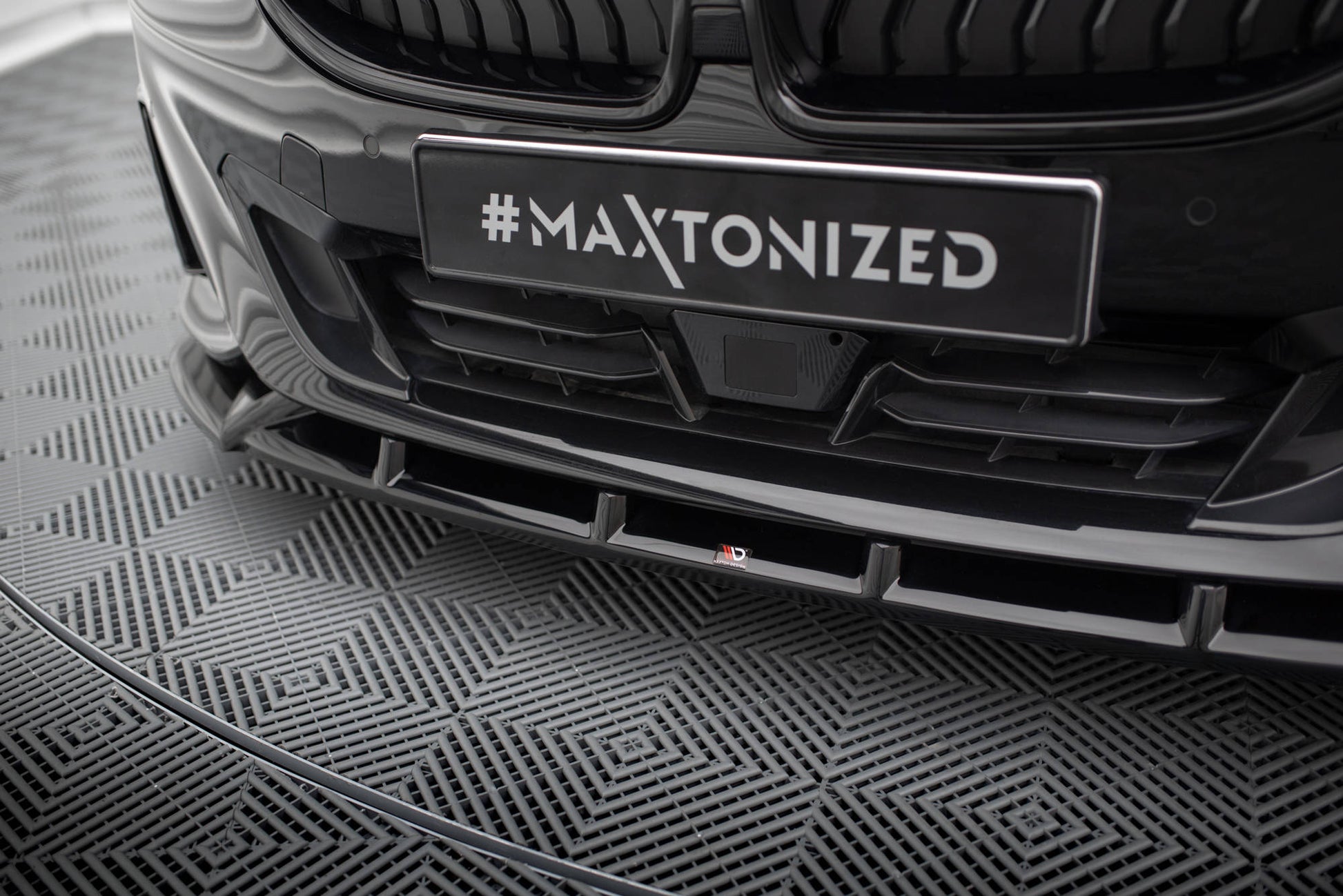 Maxton Front Ansatz V.2 für BMW 2 Coupe G42 schwarz Hochglanz