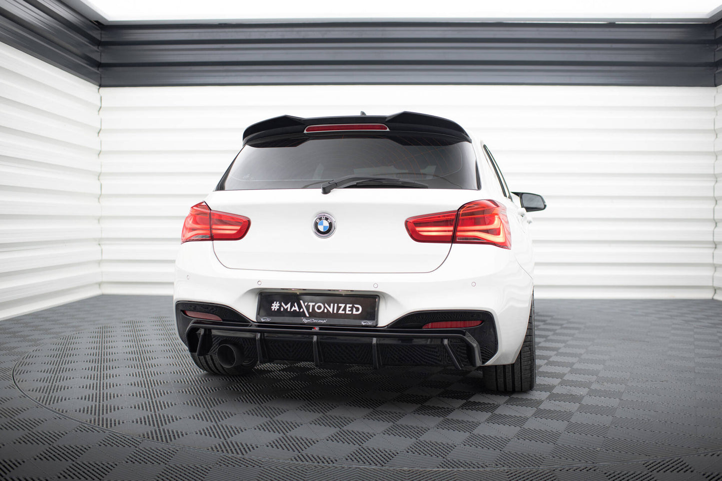 Maxton Diffusor Heck Ansatz für BMW 1er M-Paket F20 Facelift (Version mit einseitigem Einzelauspuff)