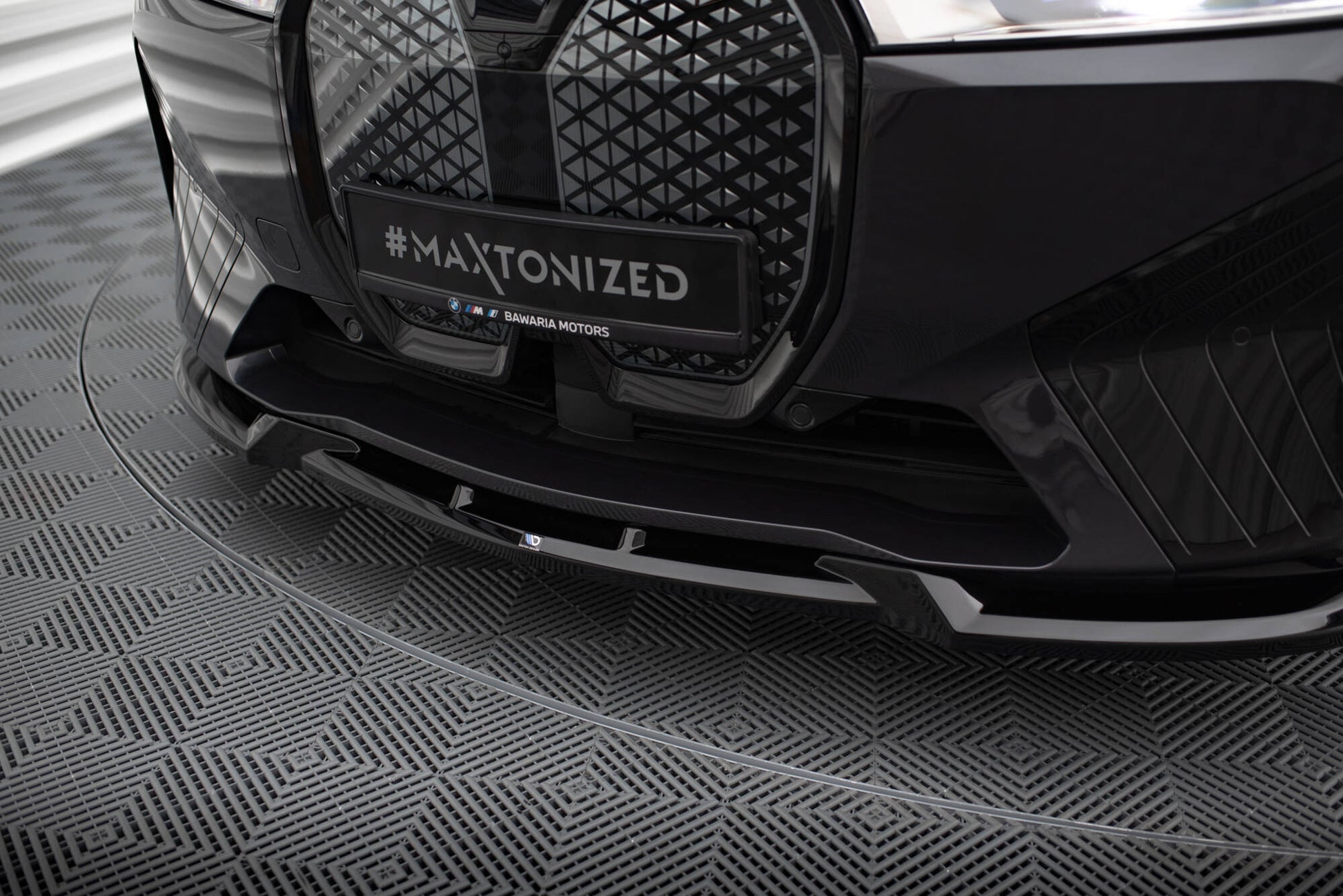 Maxton Front Ansatz V.1 für BMW iX M-Paket i20 schwarz Hochglanz