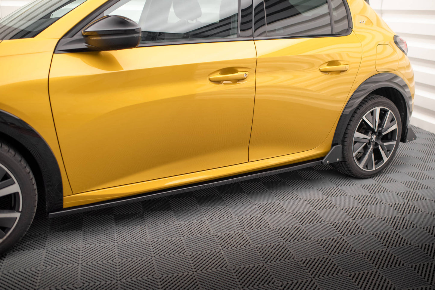 Maxton Seitenschweller Ansatz für + Flaps Peugeot 208 GT Mk2