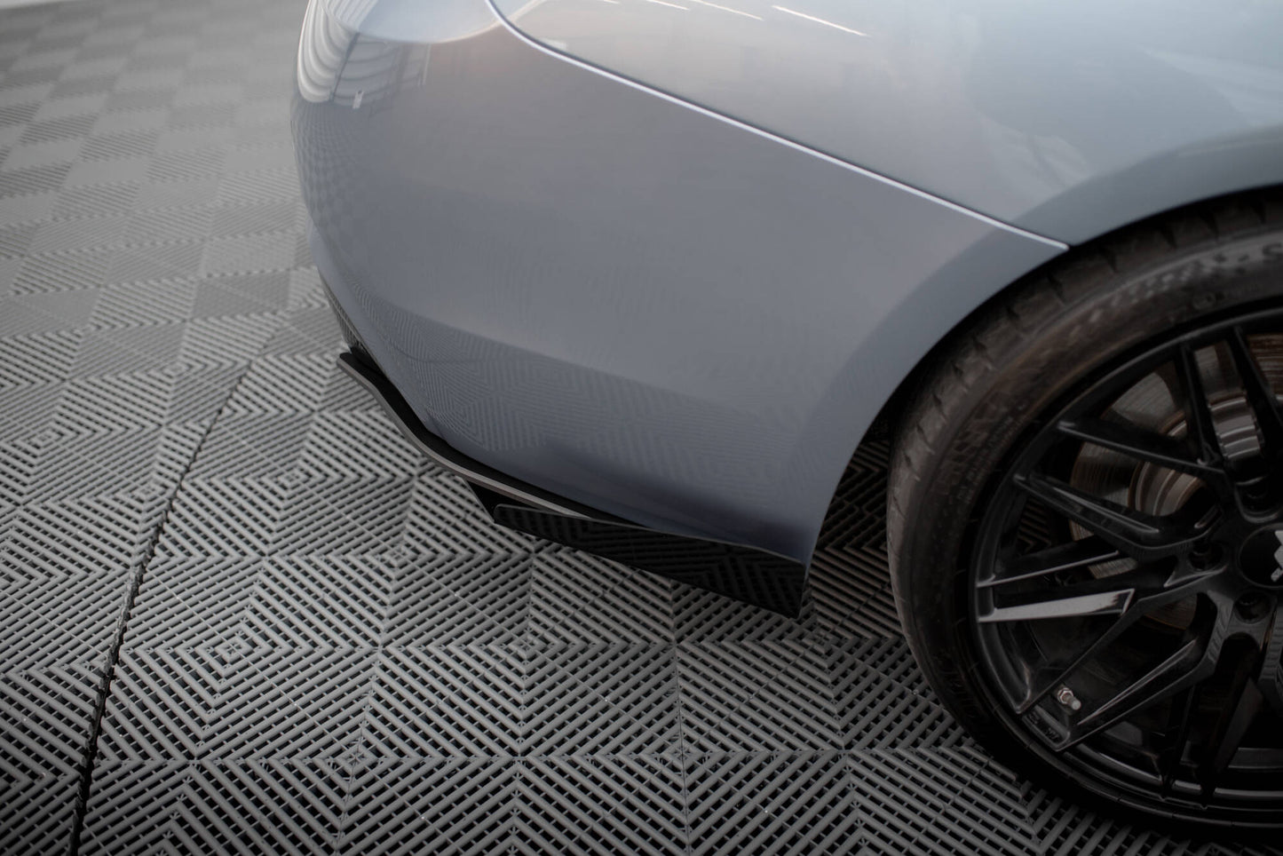 Maxton Hintere Seiten Flaps für BMW 4er35i Coupe M-Paket F32 schwarz Hochglanz