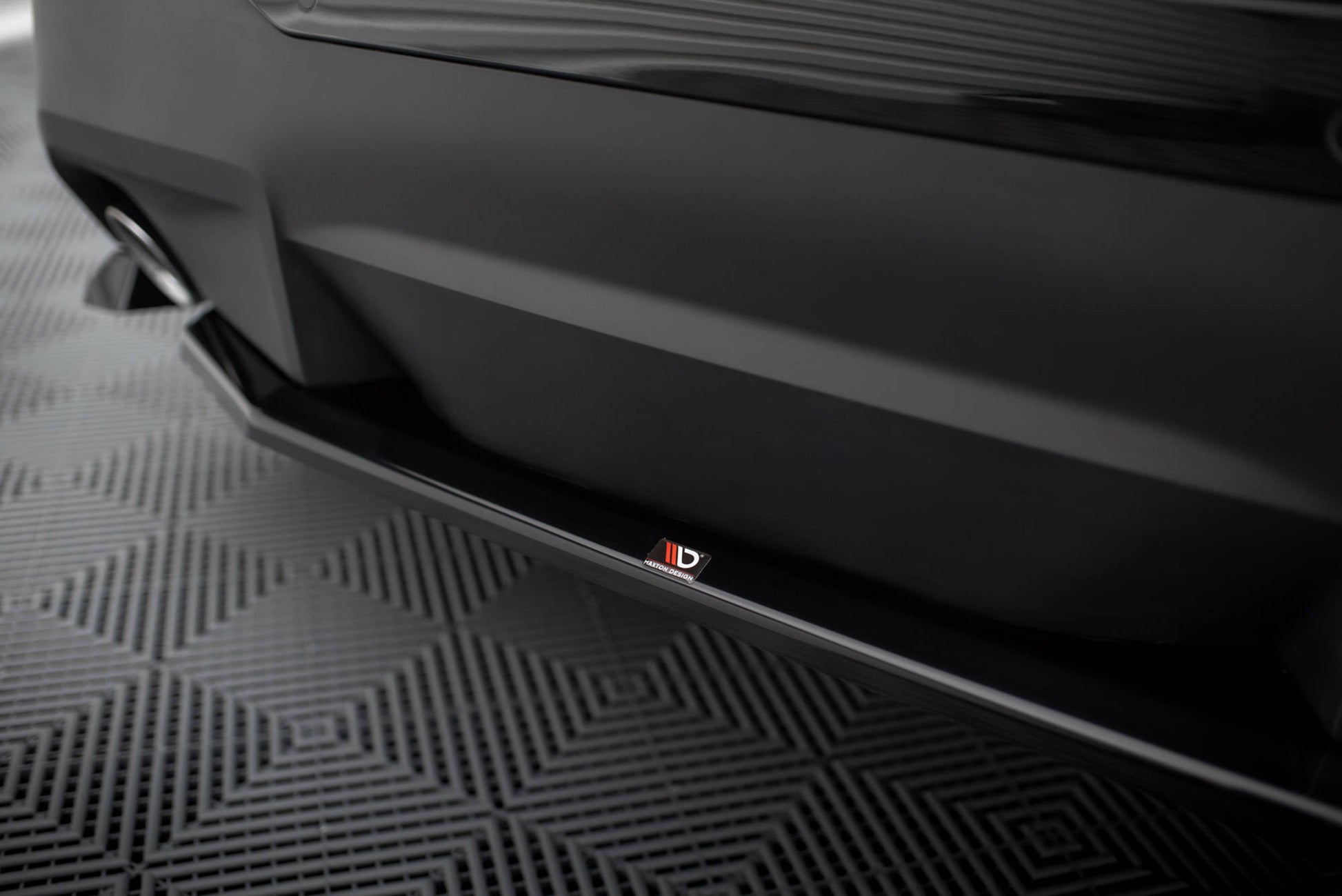 Maxton Zentrale Hinten Splitte BMW 2 Coupe G42 schwarz Hochglanz