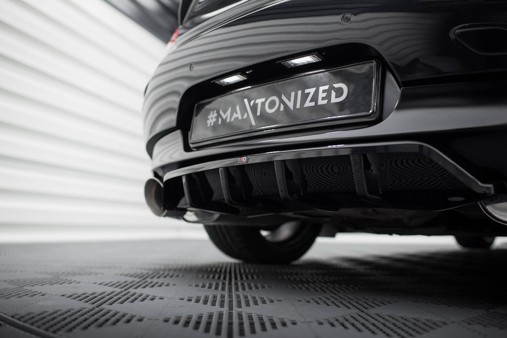 Maxton Mittlerer Diffusor Heck Ansatz DTM Look für BMW Z4 M-Paket E89 Facelift schwarz Hochglanz