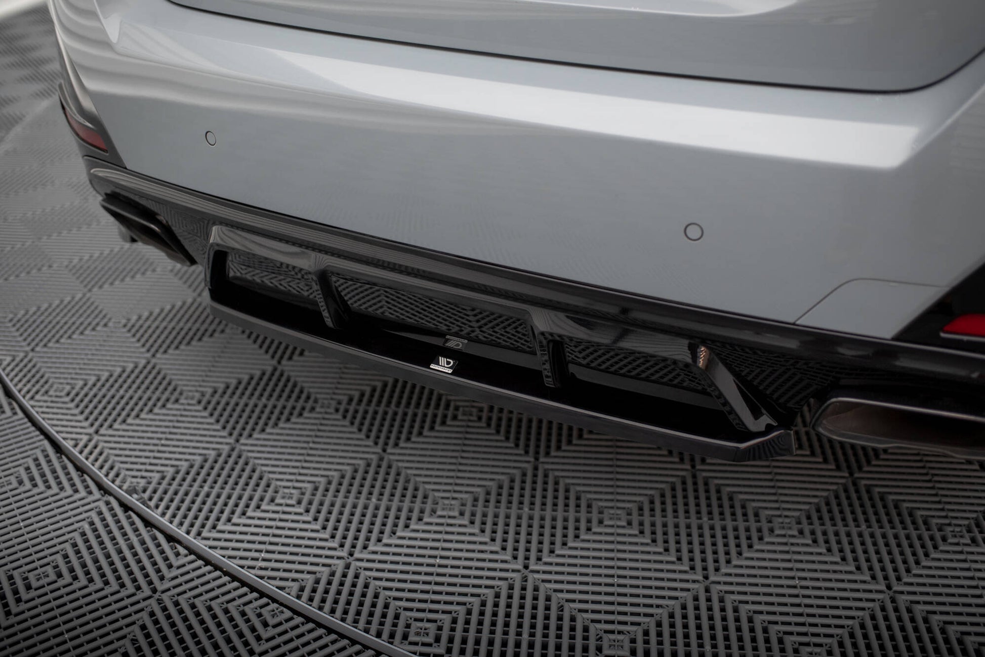 Maxton Mittlerer Diffusor Heck Ansatz für BMW M440i Gran Coupe G26 schwarz Hochglanz