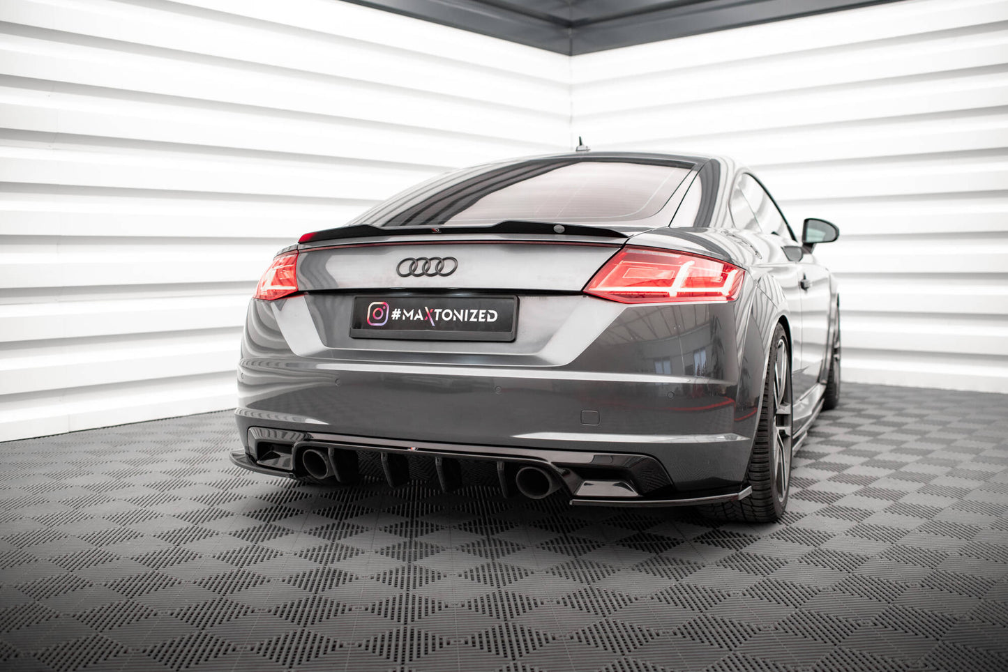 Maxton Spoiler CAP für Audi TT S / S-Line 8S schwarz Hochglanz
