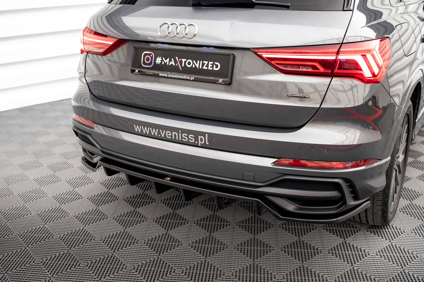 Maxton Mittlerer Diffusor Heck Ansatz DTM Look für Audi Q3 S-Line F3 schwarz matt