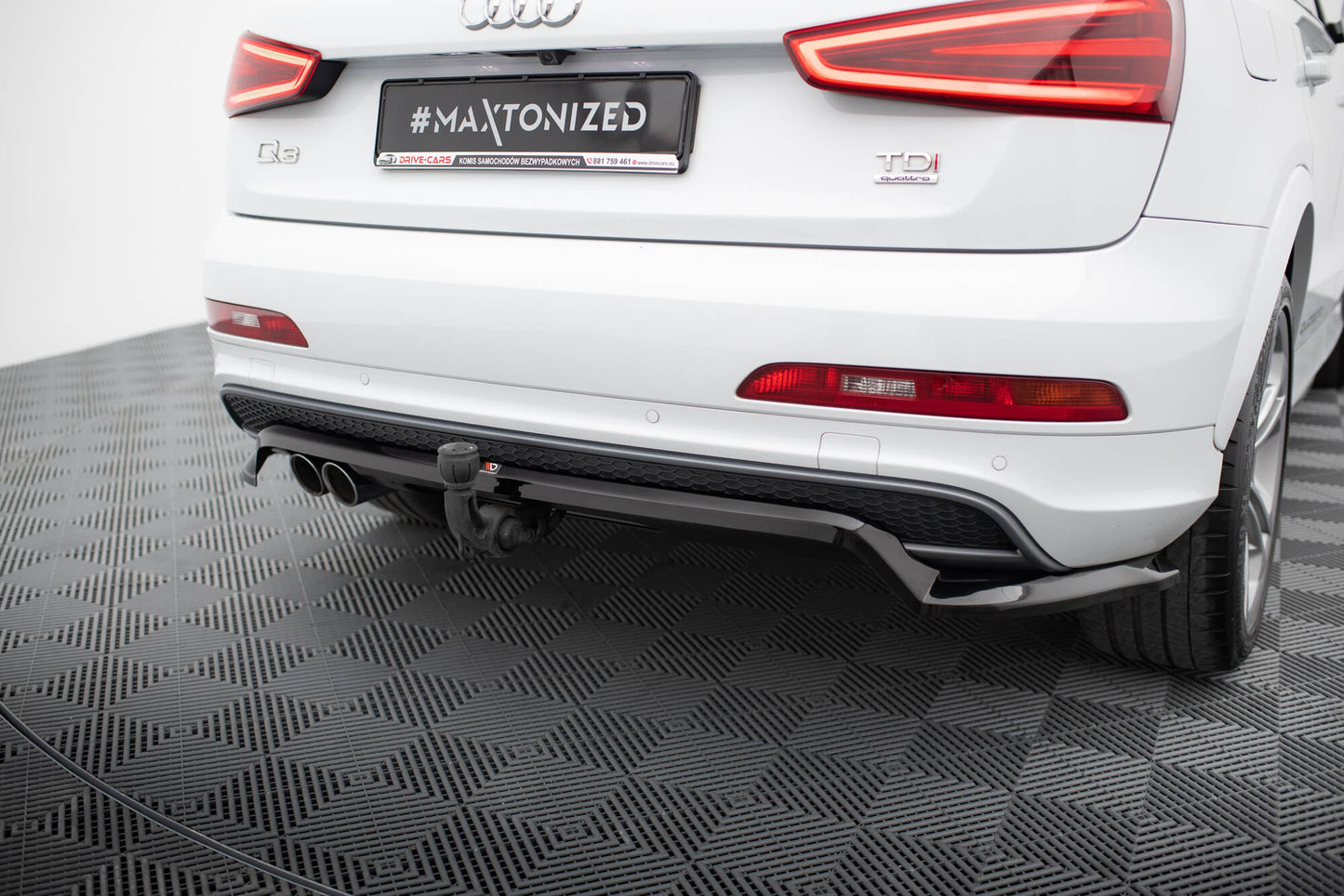 Maxton Hinten Splitter (mit einem vertikalem balken) Audi Q3 S-line 8U schwarz Hochglanz