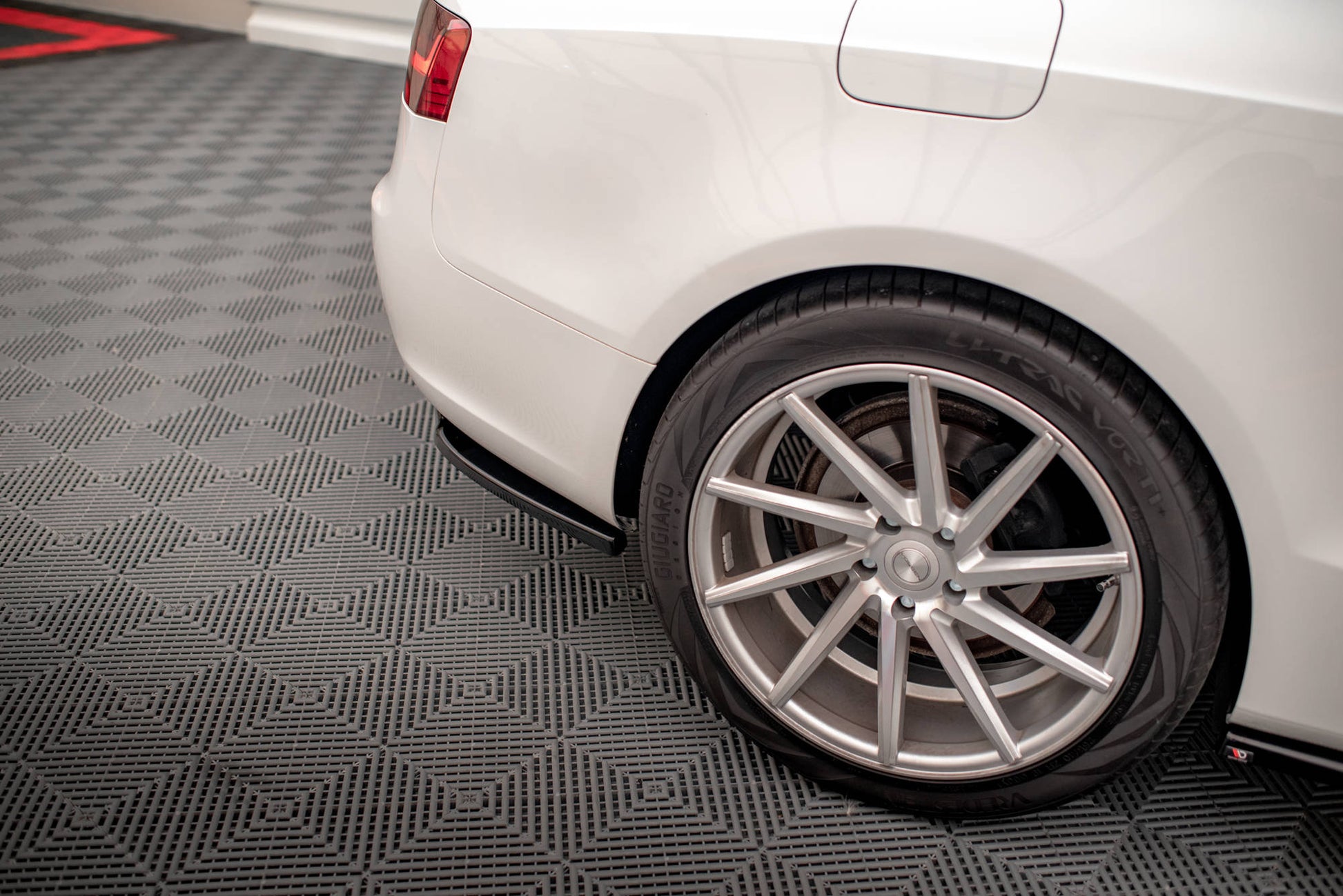 Maxton Mittlerer Diffusor Heck Ansatz DTM Look für Audi A5 Coupe 8T Facelift schwarz Hochglanz