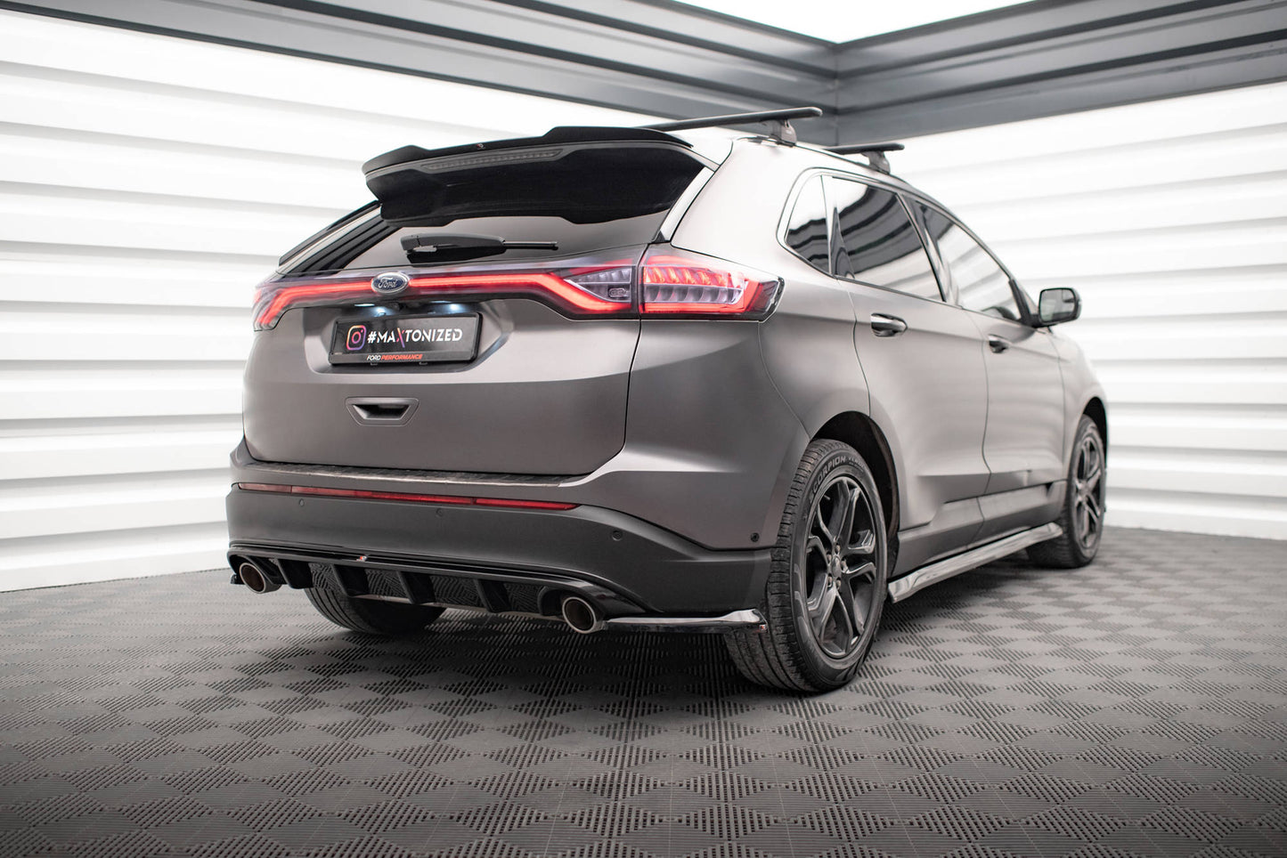 Maxton Diffusor Heck Ansatz für Ford Edge Mk2 schwarz Hochglanz