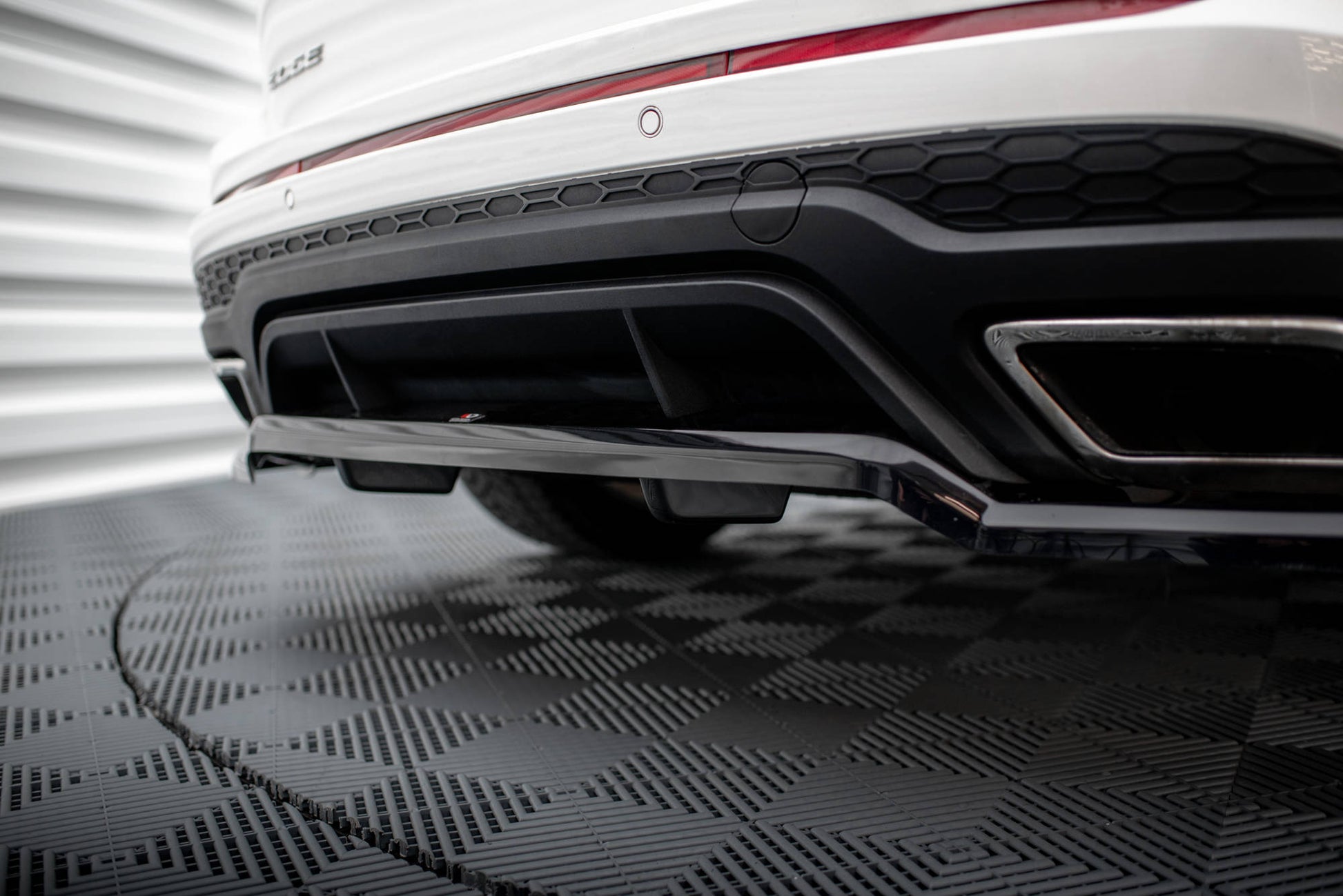 Maxton Mittlerer Diffusor Heck Ansatz DTM Look für Ford Edge Sport Mk2 schwarz Hochglanz
