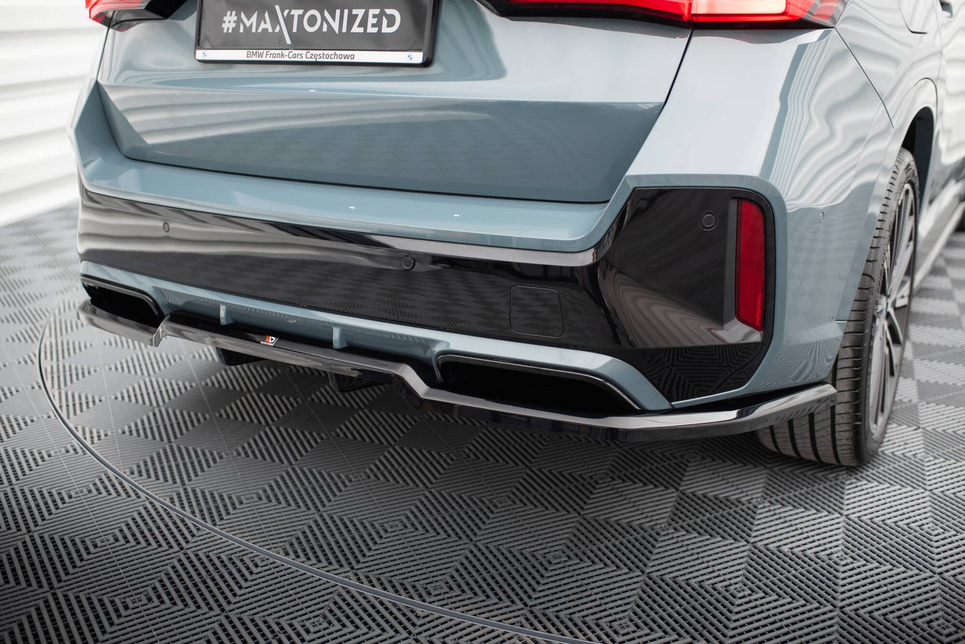 Maxton Mittlerer Diffusor Heck Ansatz DTM Look für BMW X1 M-Paket U11 schwarz Hochglanz