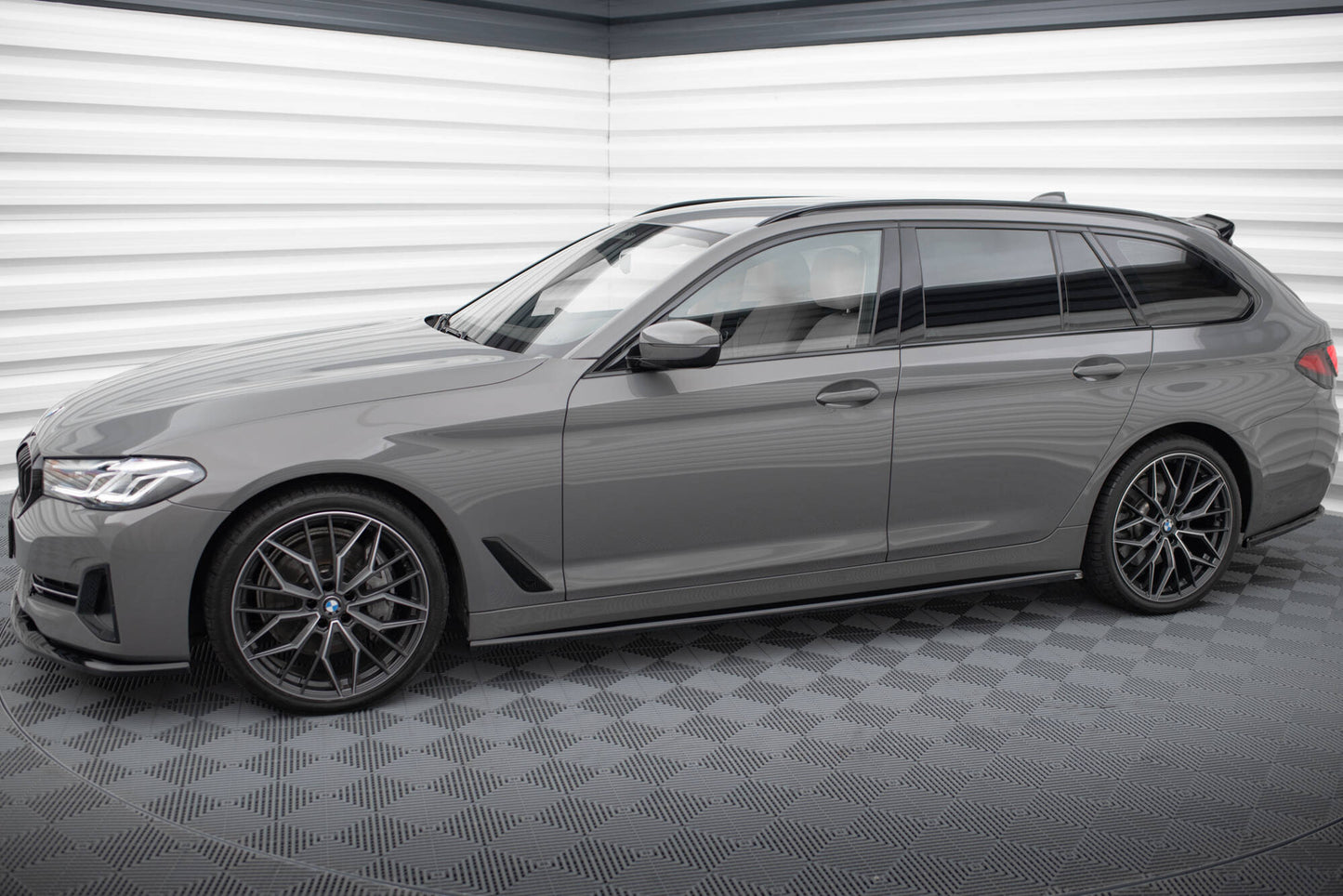 Maxton Seitenschweller Ansatz für BMW 5er G30 / G31 Facelift schwarz Hochglanz