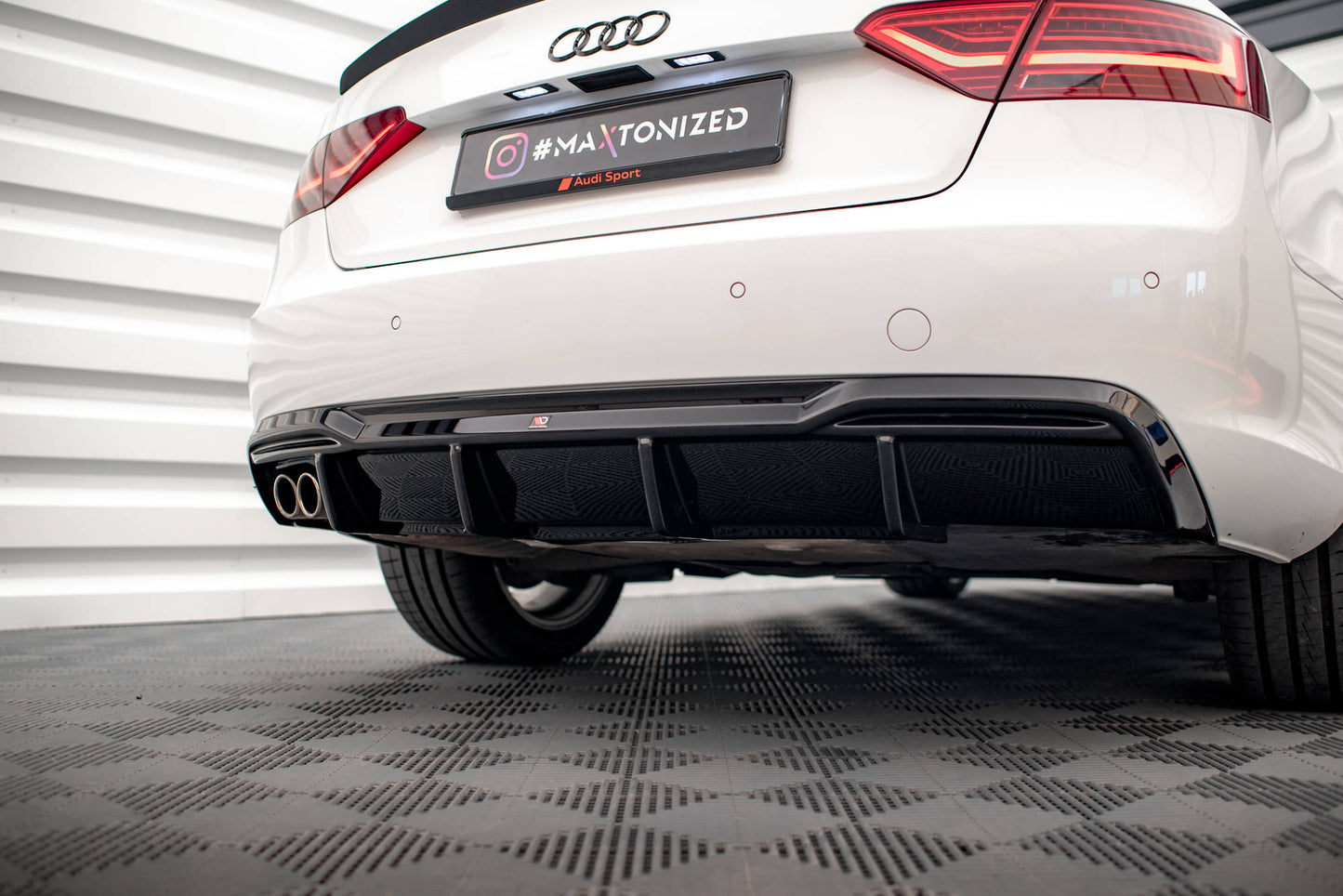 Maxton Diffusor Heck Ansatz für Audi A5 Coupe 8T Facelift (Version mit Doppelauspuff auf einer Seite)