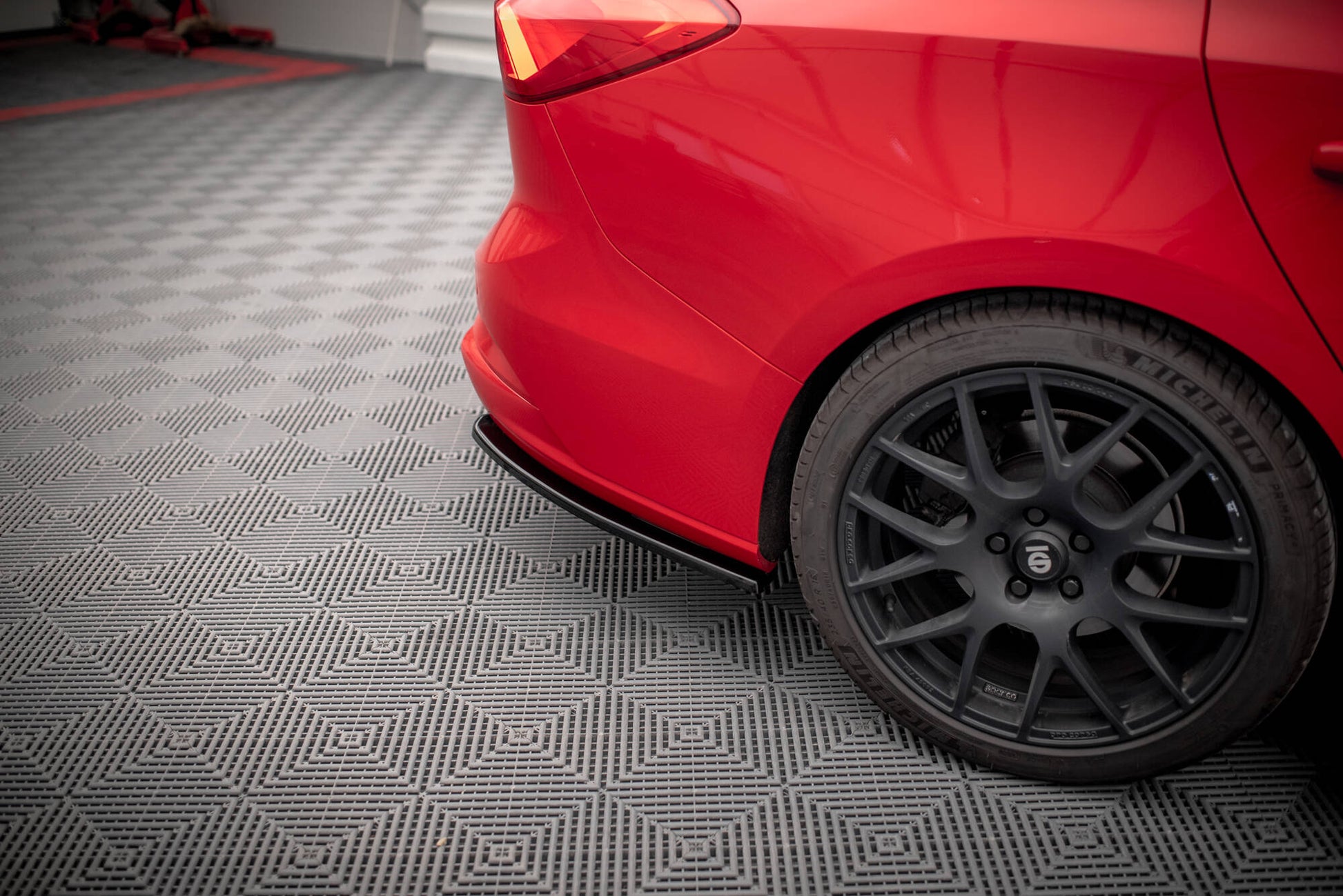Maxton Heck Ansatz Flaps Diffusor V.5 für Ford Focus Kombi ST Mk4 schwarz Hochglanz