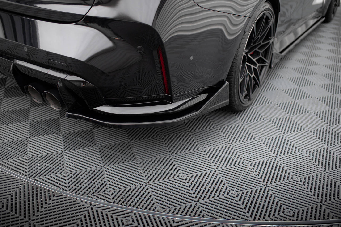 Maxton Heck Ansatz Flaps Diffusor V.3 für CSL Look BMW M3 G80 schwarz Hochglanz