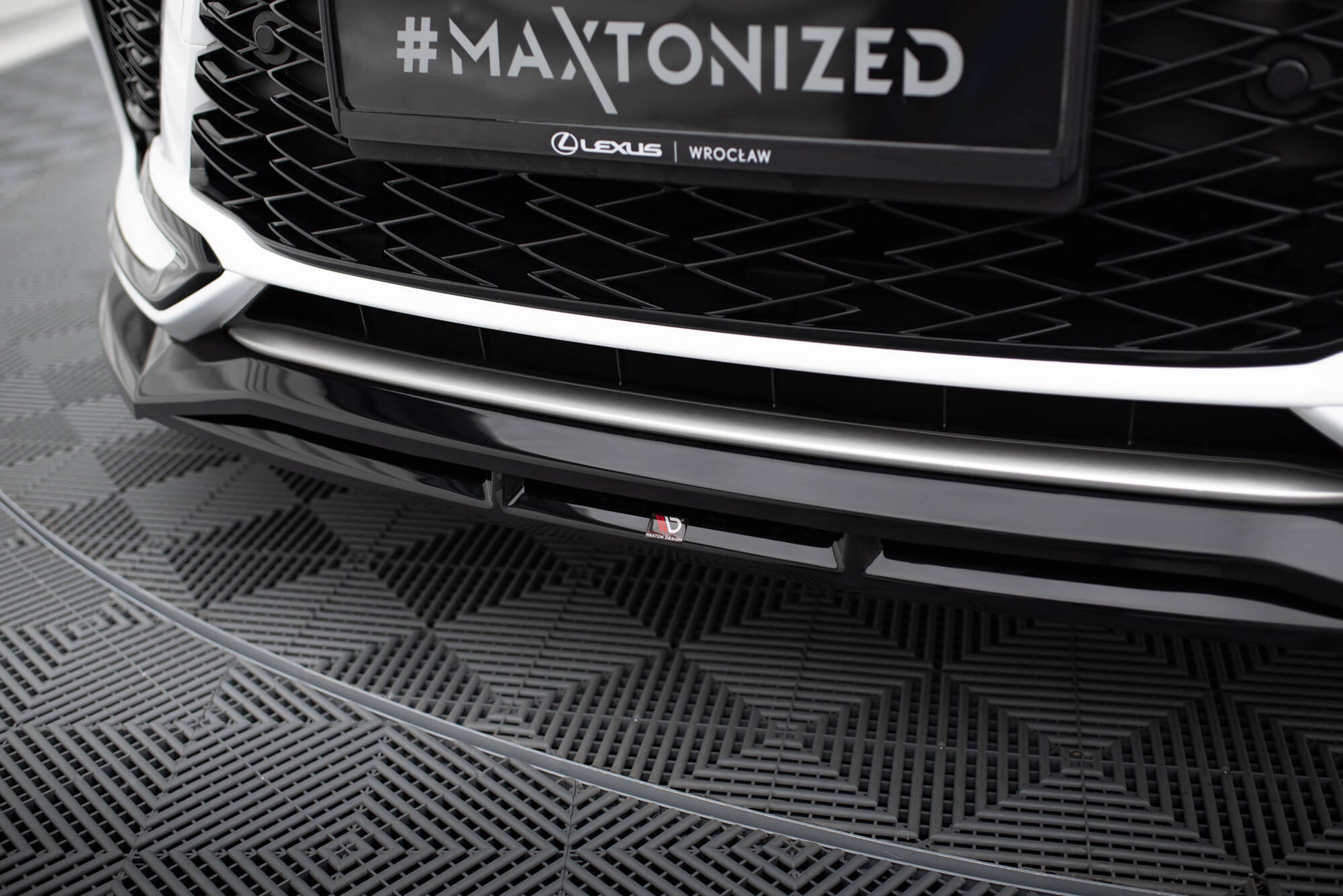 Maxton Front Ansatz für Lexus RX F-Sport Mk5 schwarz Hochglanz