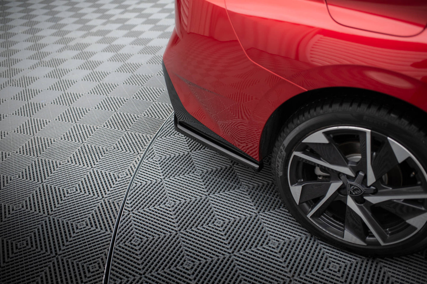 Maxton Zentrale Hinten Splitte Peugeot 308 Mk3 schwarz Hochglanz
