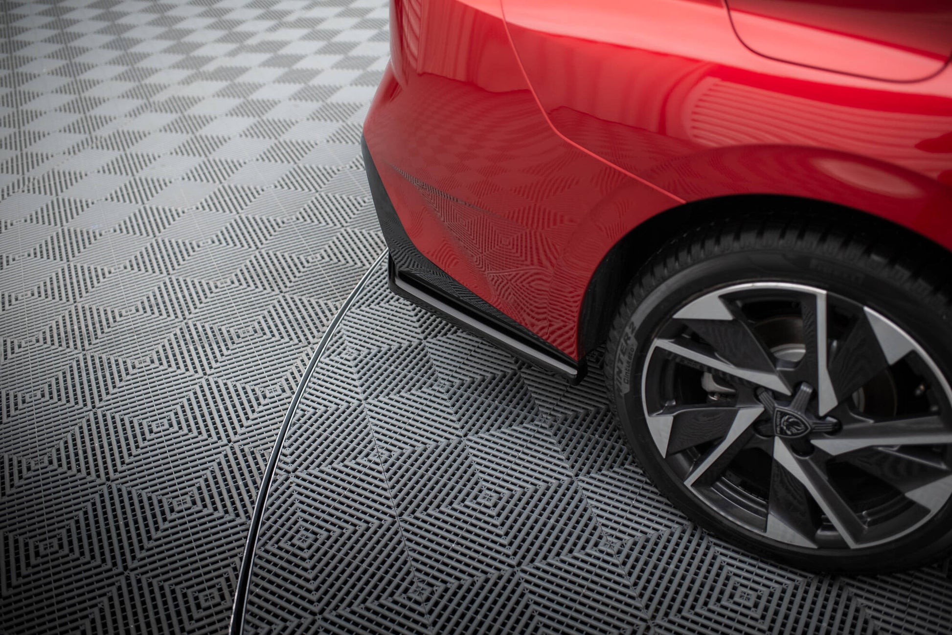 Maxton Zentrale Hinten Splitte Peugeot 308 Mk3 schwarz Hochglanz