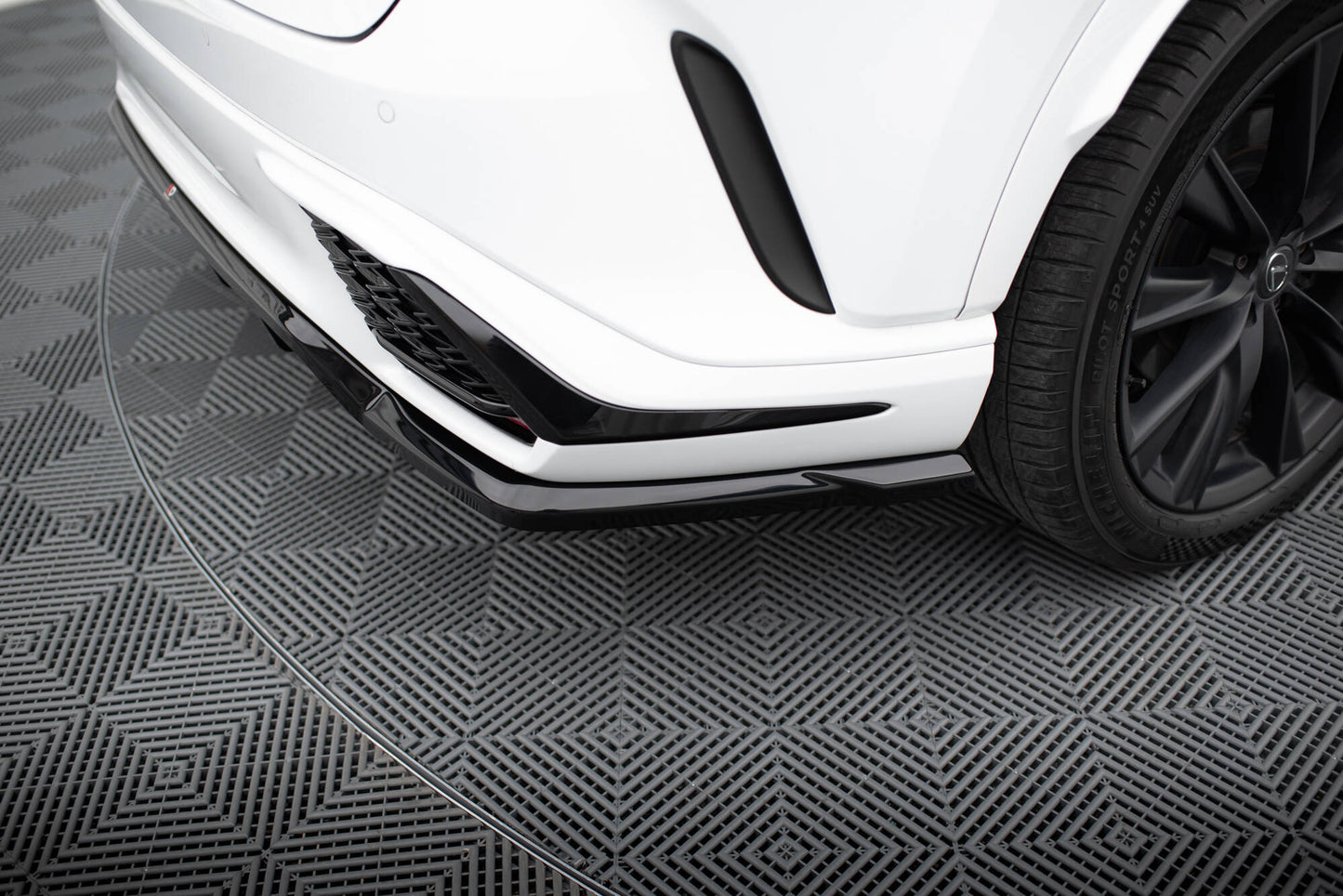 Maxton Mittlerer Diffusor Heck Ansatz DTM Look für Lexus RX F-Sport Mk5 schwarz Hochglanz