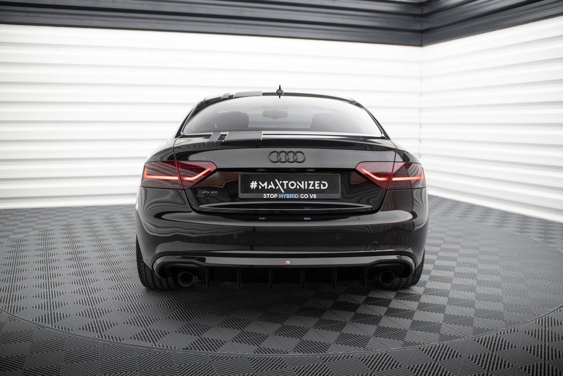 Maxton Diffusor Heck Ansatz für Audi A5 Coupe / Cabrio S-Line 8T (Version mit Einzelauspuff auf beiden Seiten)