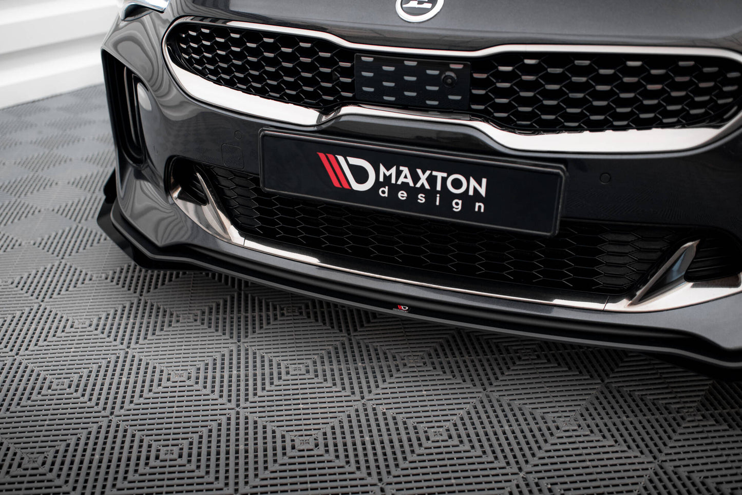 Maxton Street Pro Front Ansatz für +Flaps für + Flaps Kia Stinger GT / GT-Line / Standard Mk1 schwarz Hochglanz
