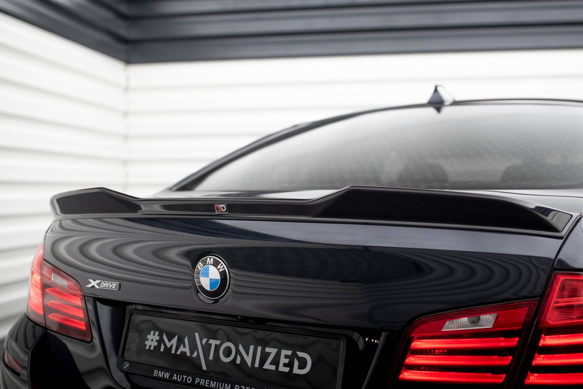 Maxton Spoiler CAP für 3D BMW 5er M-Paket F10 schwarz Hochglanz