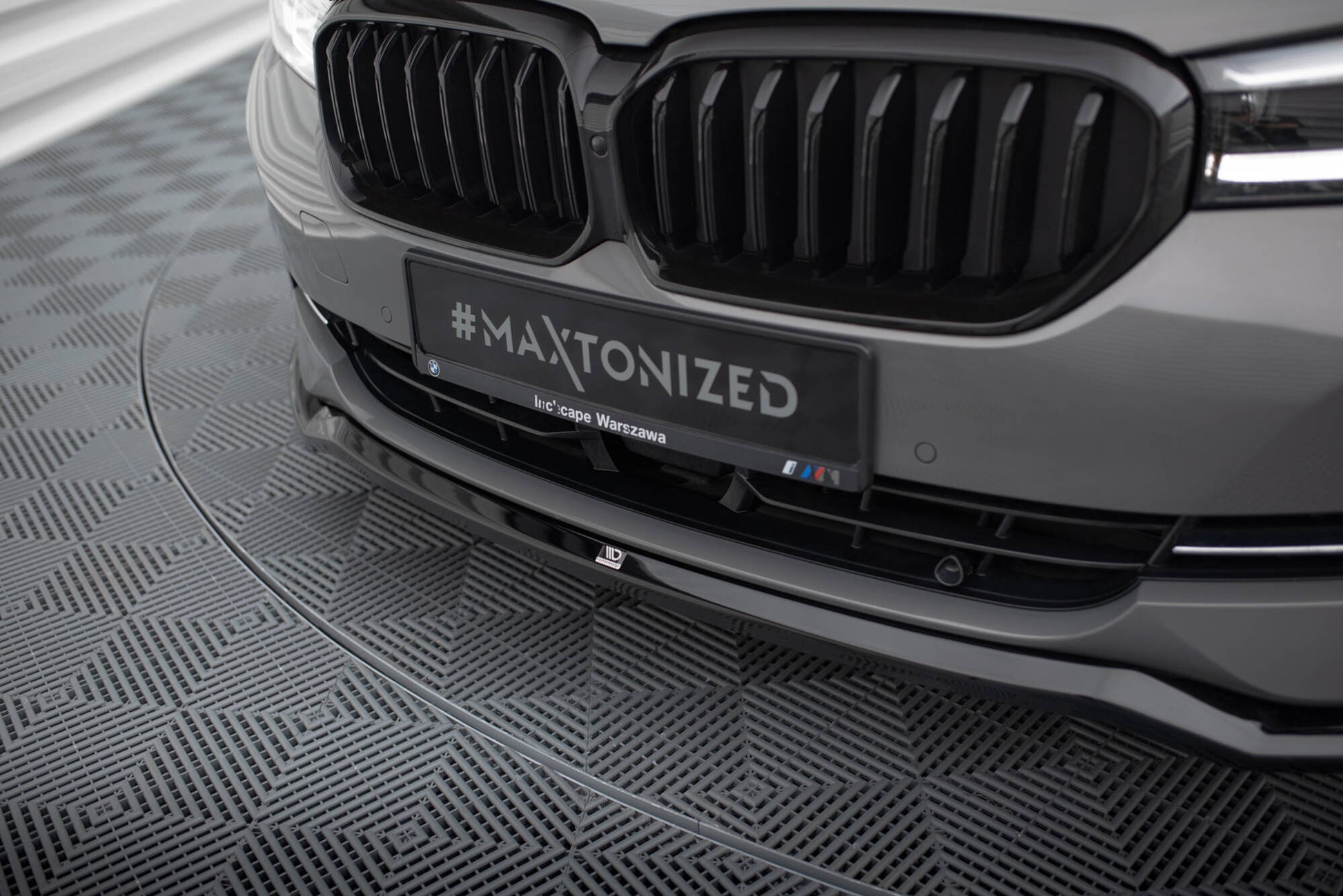 Maxton Front Ansatz V.2 für BMW 5er G30 / G31 Facelift schwarz Hochglanz