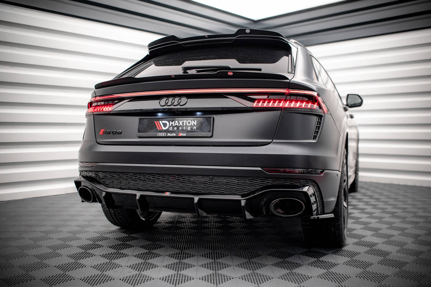 Maxton Diffusor Heck Ansatz für Audi RSQ8 Mk1 schwarz Hochglanz