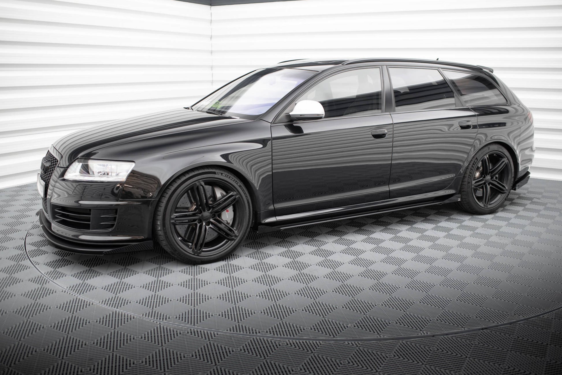 Maxton Street Pro Seitenschweller Ansatz für + Flaps Audi RS6 Avant C6 schwarz Hochglanz
