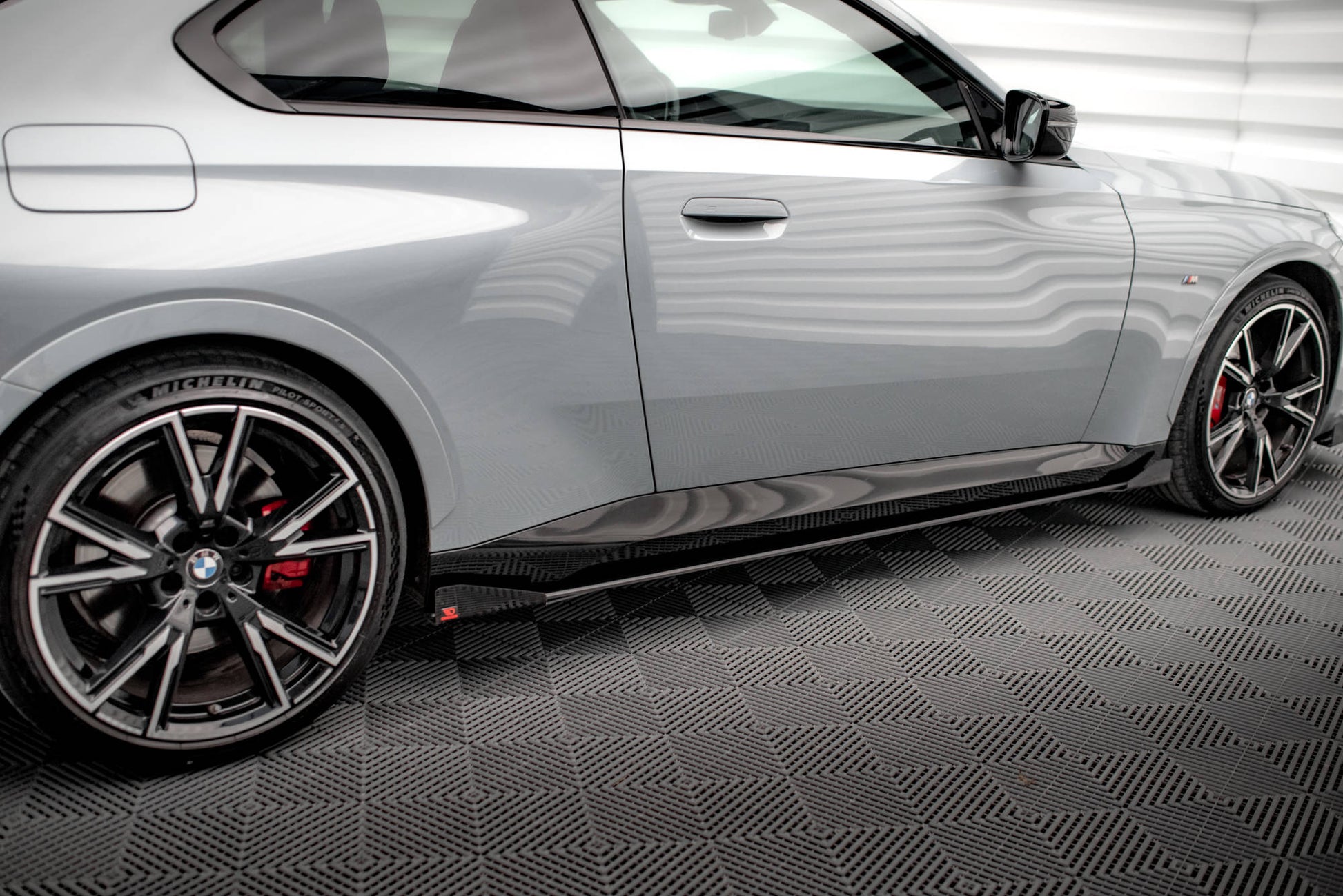 Maxton Side Flaps BMW 2 Coupe M-Paket / M240i G42 schwarz Hochglanz