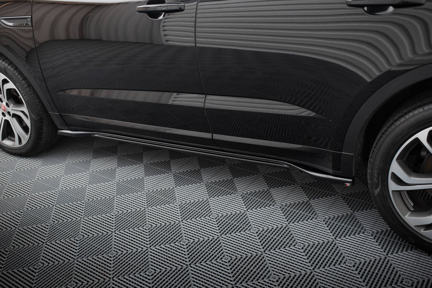 Maxton Seitenschweller Ansatz für Jaguar E-Pace R-Dynamic Mk1 schwarz Hochglanz