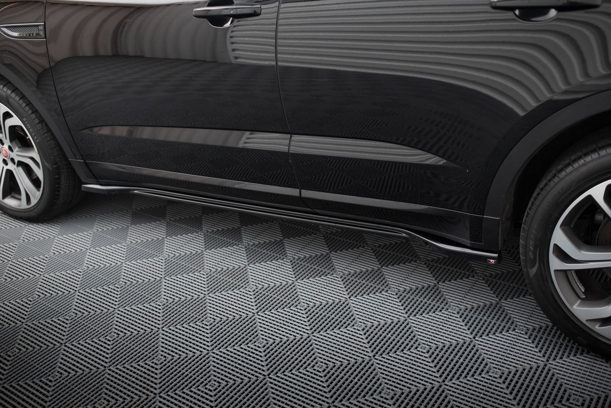 Maxton Seitenschweller Ansatz für Jaguar E-Pace R-Dynamic Mk1 schwarz Hochglanz