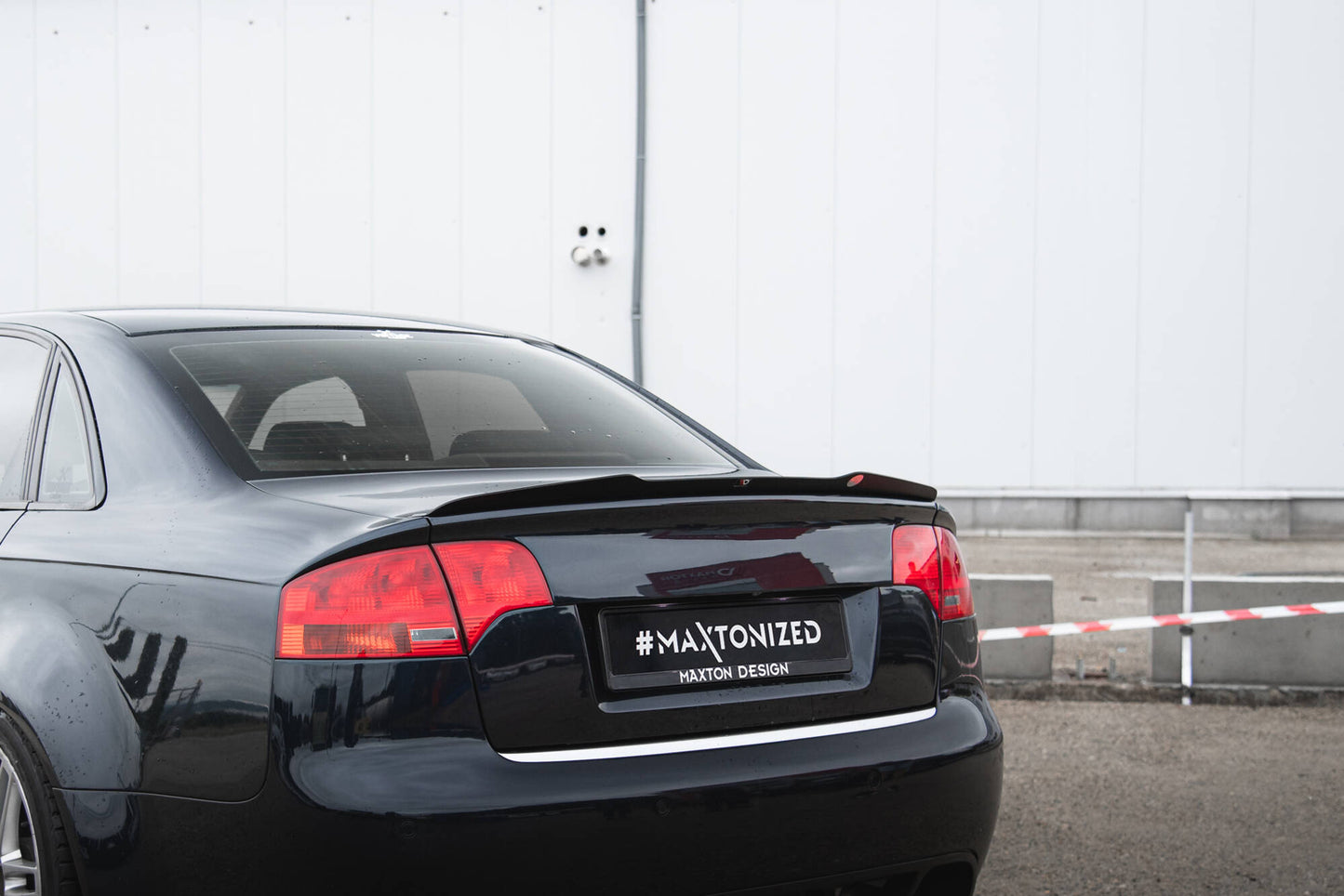 Maxton Spoiler CAP für Audi RS4 Limousine B7 schwarz Hochglanz