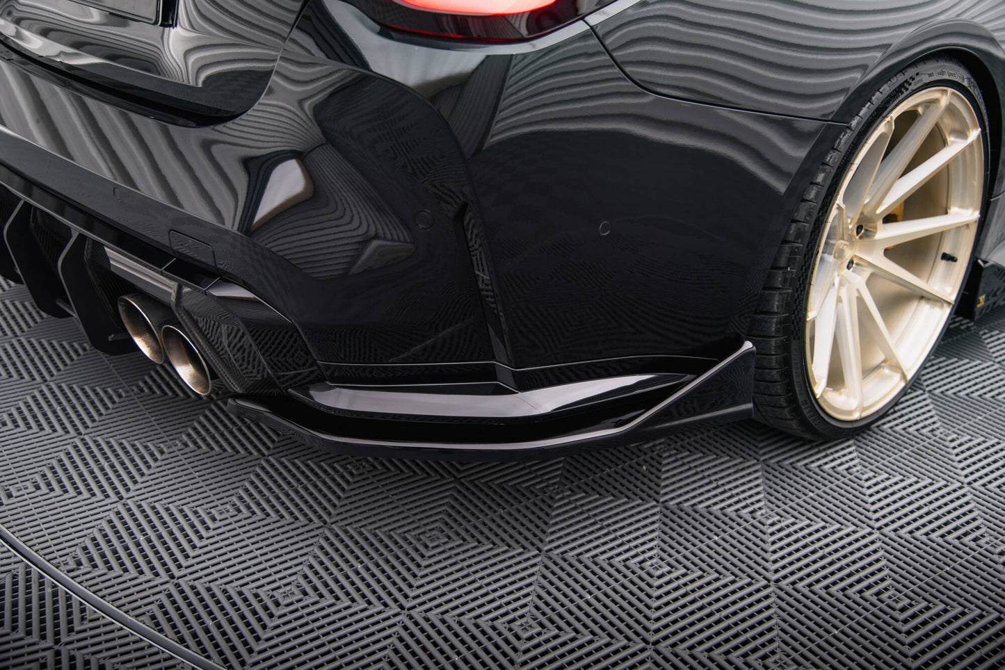 Maxton Heck Ansatz Flaps Diffusor V.4 für BMW M4 G82 schwarz Hochglanz