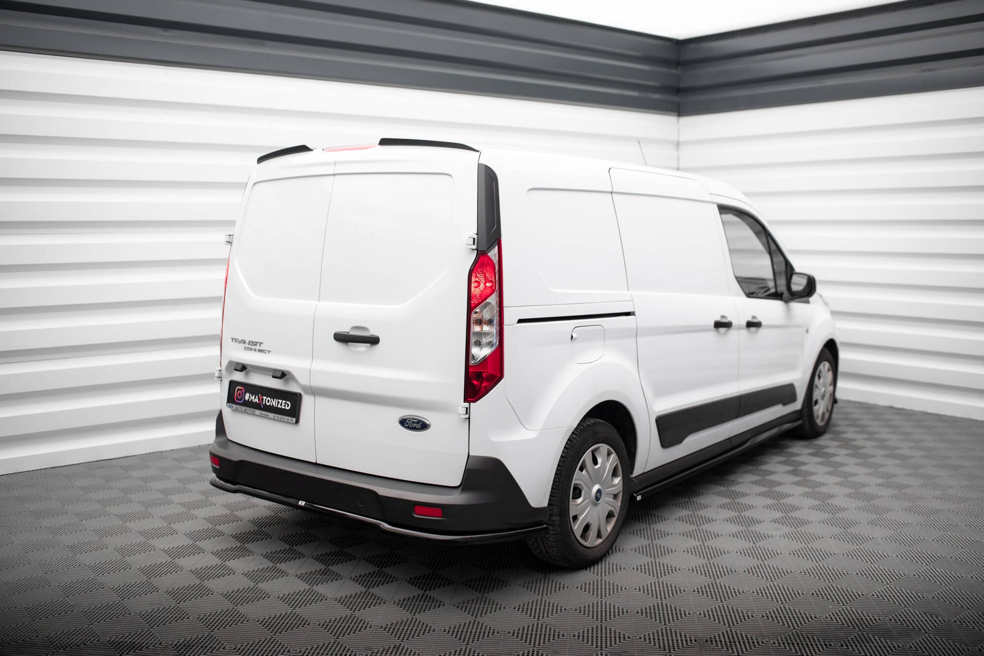 Maxton Spoiler CAP für Ford Transit Connect Mk2 Facelift schwarz Hochglanz