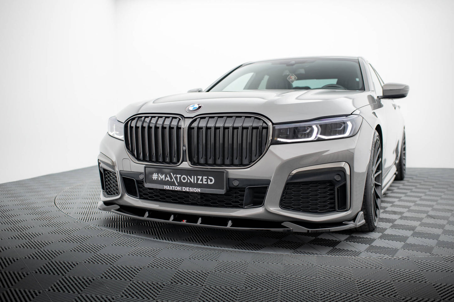 Maxton Front Ansatz V.5 für BMW 7 G11 M-Paket Facelift schwarz Hochglanz