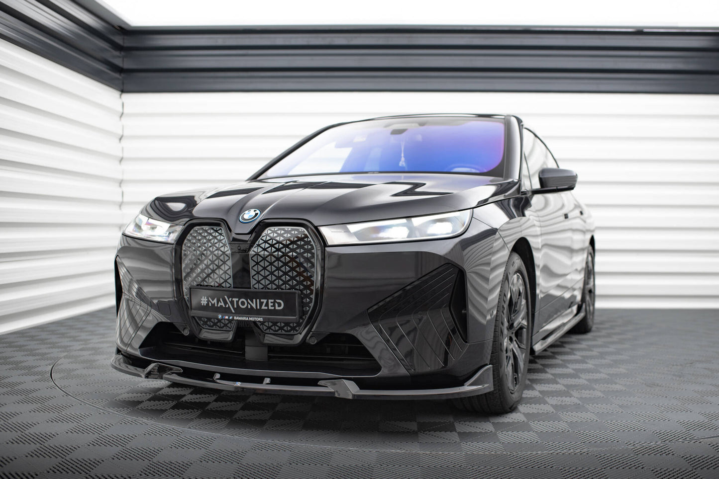 Maxton Front Ansatz V.1 für BMW iX M-Paket i20 schwarz Hochglanz
