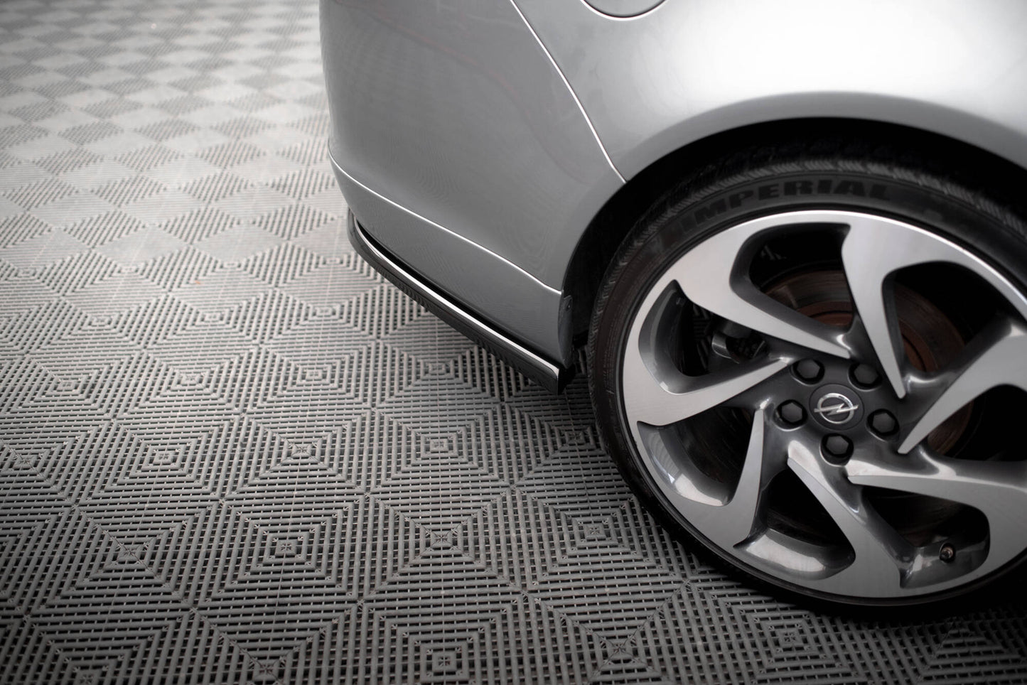 Maxton Heck Ansatz Flaps Diffusor für Opel Insignia OPC-Line Mk1 schwarz Hochglanz