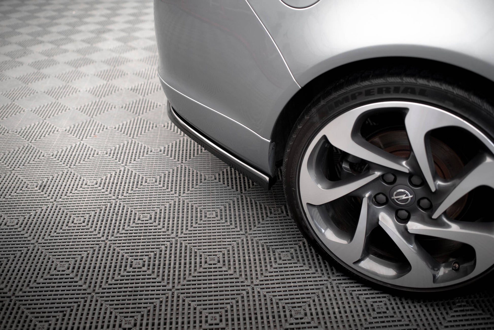 Maxton Heck Ansatz Flaps Diffusor für Opel Insignia OPC-Line Mk1 schwarz Hochglanz