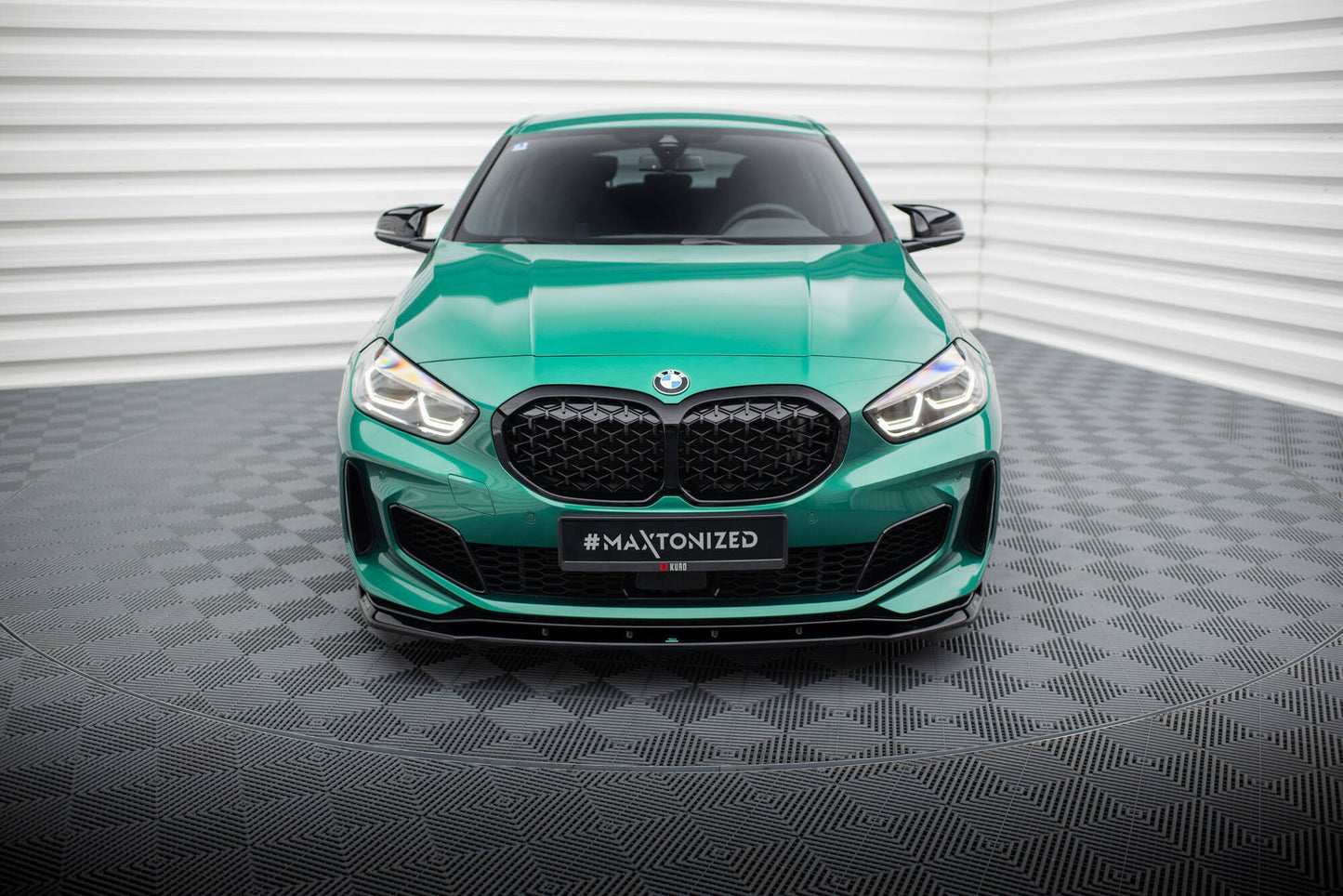 Maxton Front Ansatz für V.9 BMW M135i F40 schwarz Hochglanz