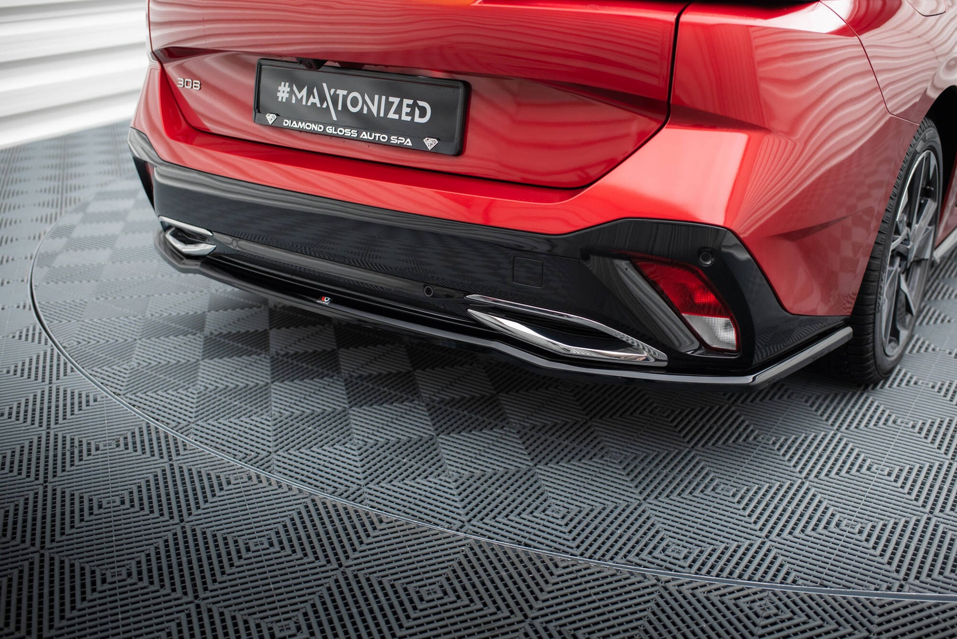Maxton Zentrale Hinten Splitte Peugeot 308 Mk3 schwarz Hochglanz
